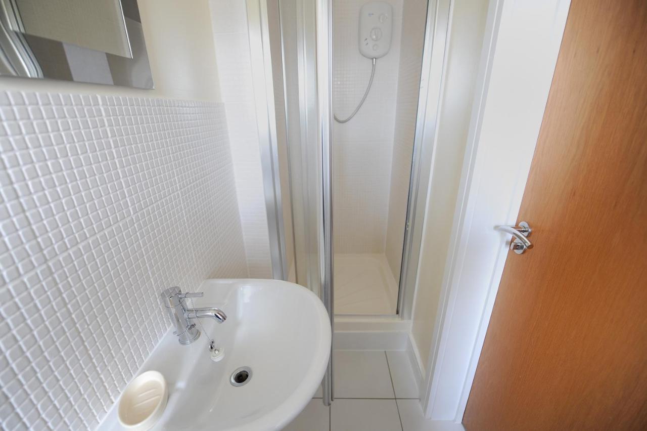 7 Coram Tower Apartment Lyme Regis Ngoại thất bức ảnh